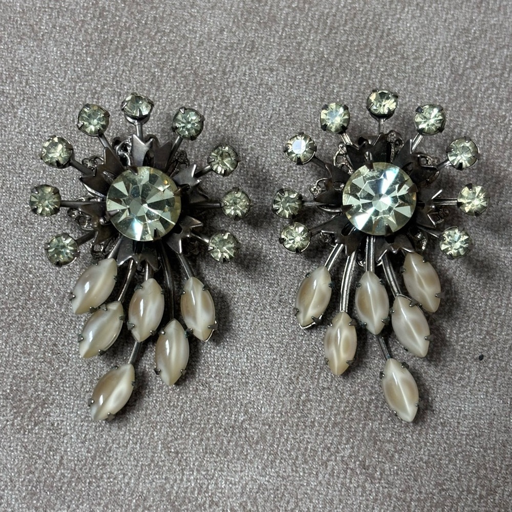 Vintage oversize green rhinestones and lucite beads clip on earrings